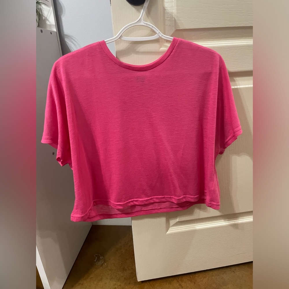 Bright pink cropped tshirt